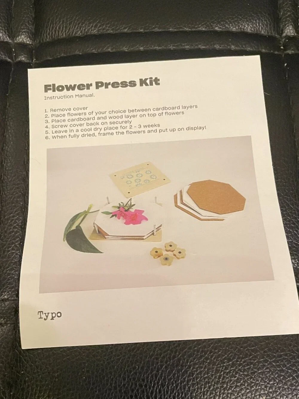 Typo Flower press kit - smell the flowers-NWT